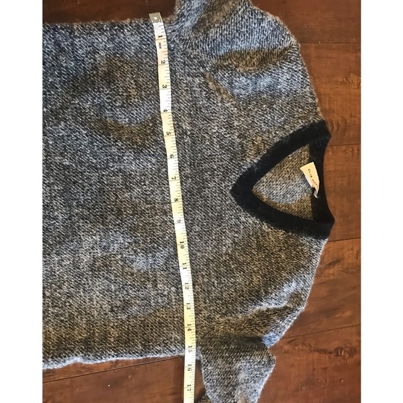 Club Monaco Black Grey V-neck Long Sleeve Wool Alpaca Sweater - Picture 9 of 9